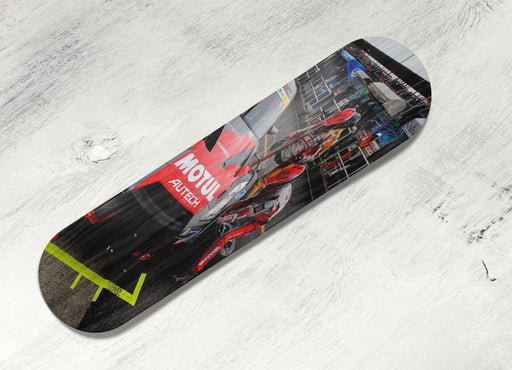 changing the wheels of car racing motul Skateboard decks