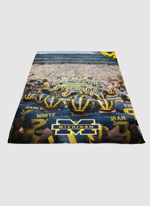 MICHIGAN WOLVERINES PRIDE soft fleece blanket